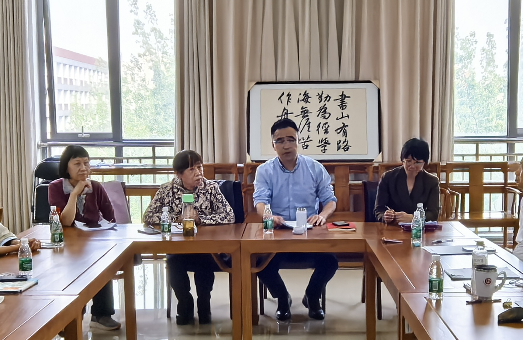 图片2.督导专家点评参赛选手.jpg